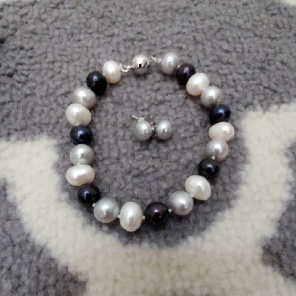 Real Pearl bracelet and earrings set